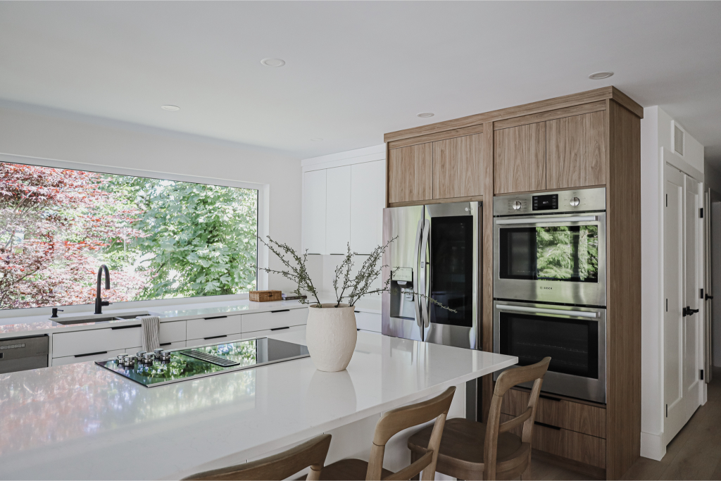 Bright dining area in Maple Ridge