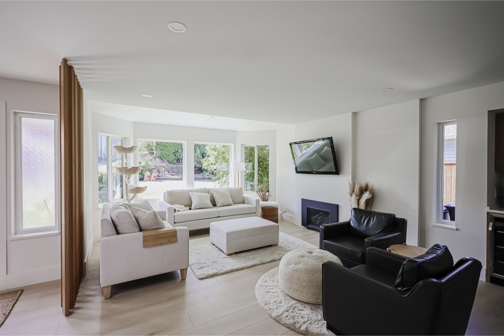 Luxury living room fireplace in Kelowna